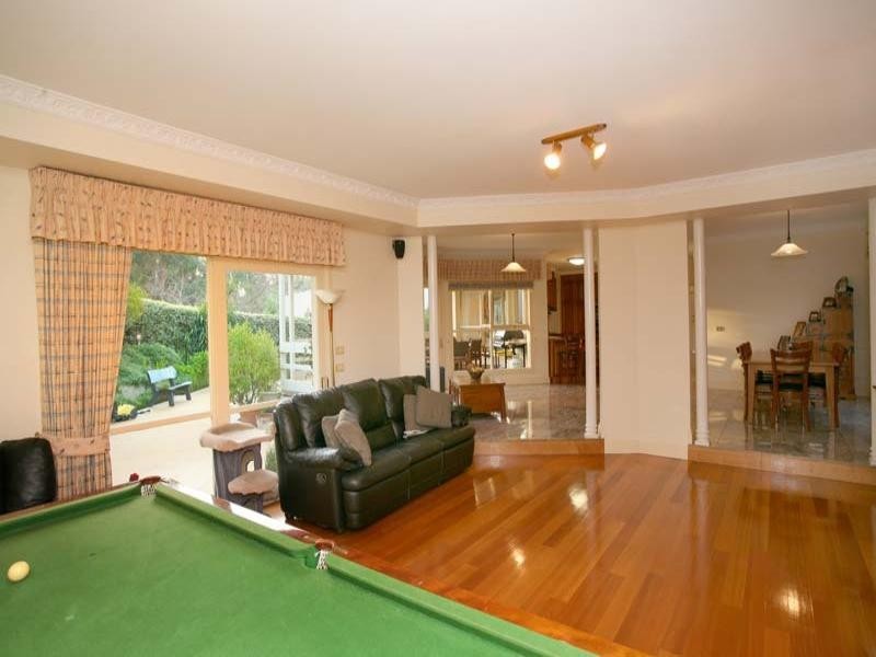 11 Strathconnan Place, Wheelers Hill VIC 3150