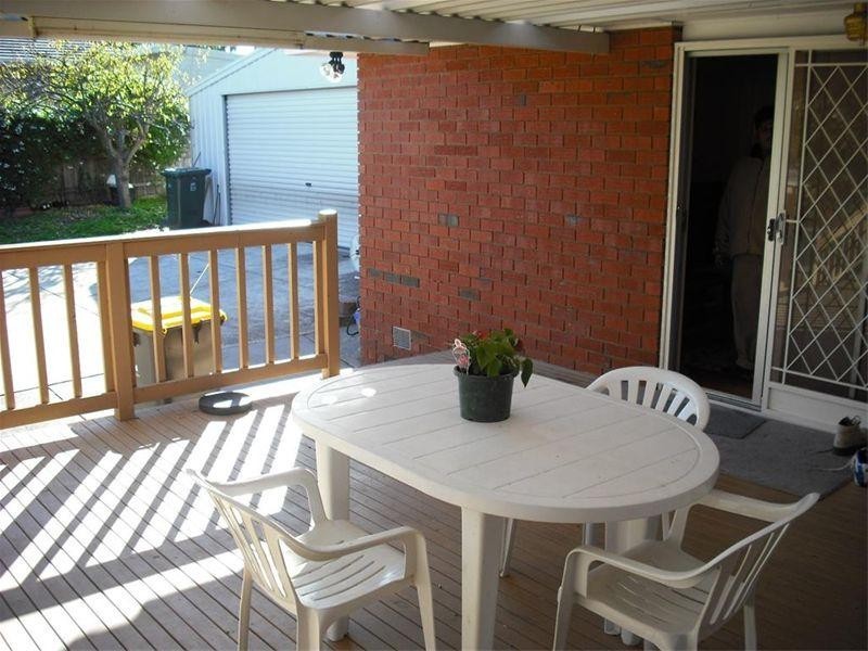 27 Brentwood Drive, Glen Waverley VIC 3150