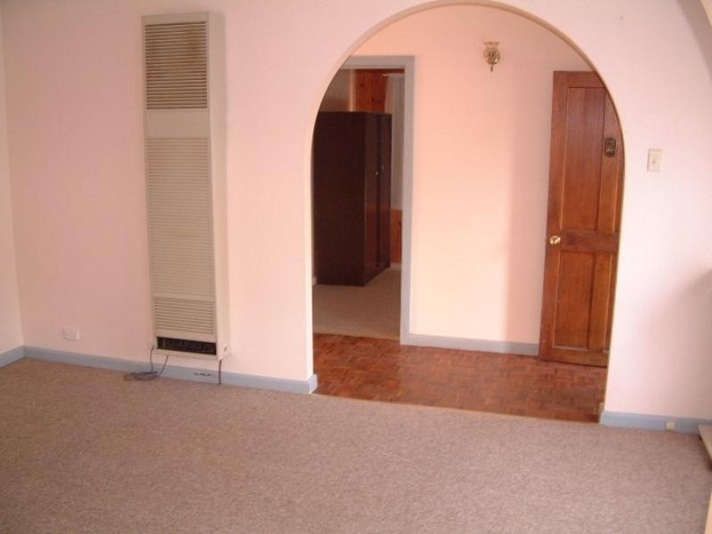 33 Latham Crescent, Dandenong North VIC 3175