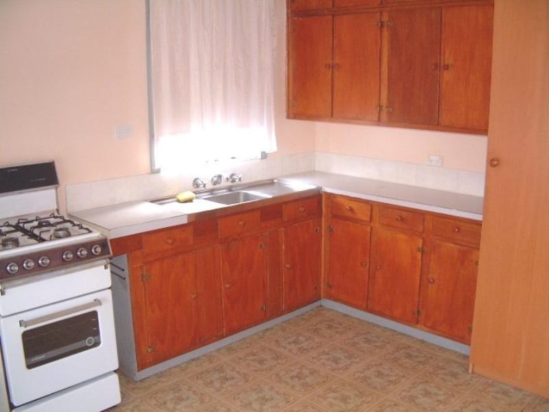 33 Latham Crescent, Dandenong North VIC 3175