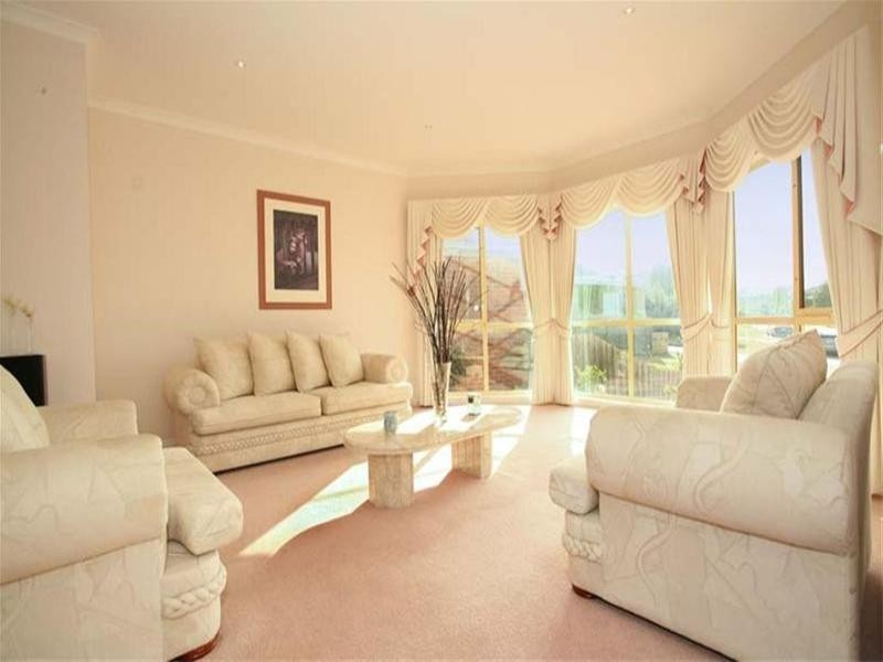 8 Epworth Court, Glen Waverley VIC 3150