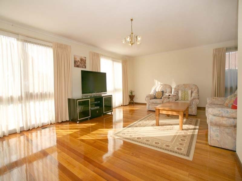 12 Melissa Grove, Vermont South VIC 3133