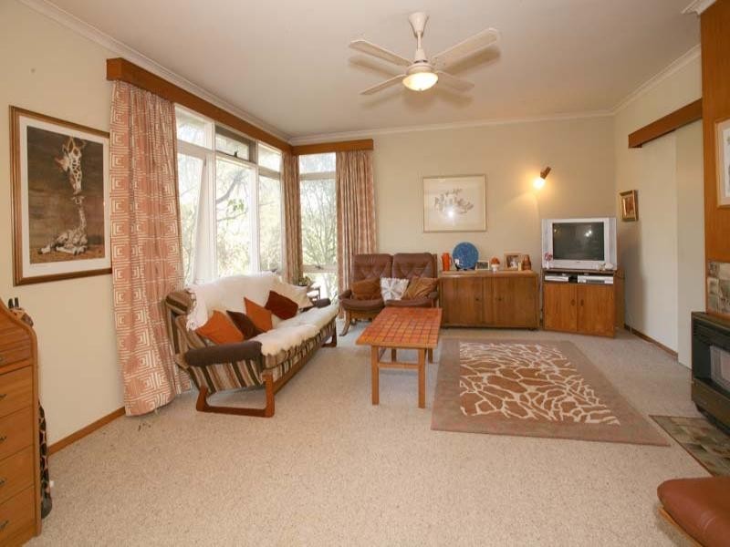 62 Pepperell Avenue, Glen Waverley VIC 3150