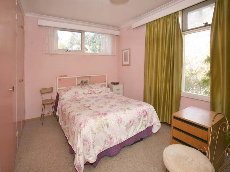 62 Pepperell Avenue, Glen Waverley VIC 3150