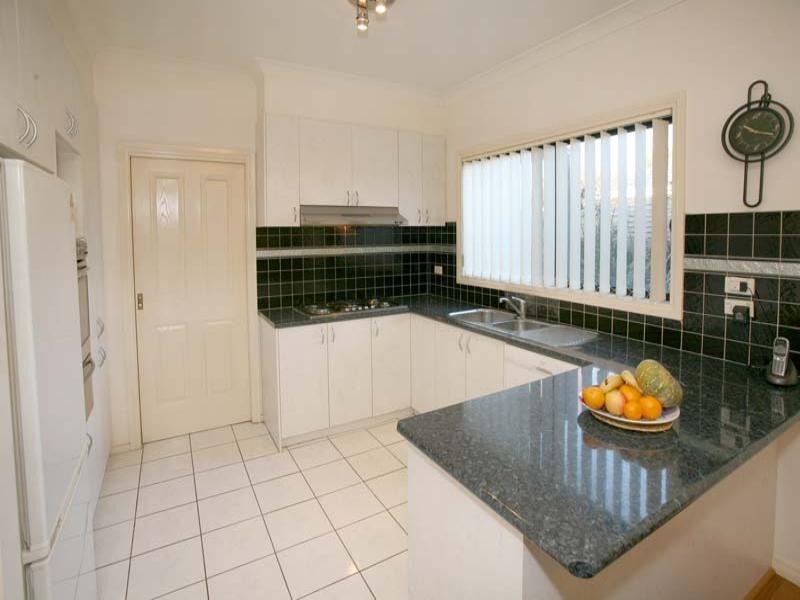 2/28 Leicester Avenue, Glen Waverley VIC 3150