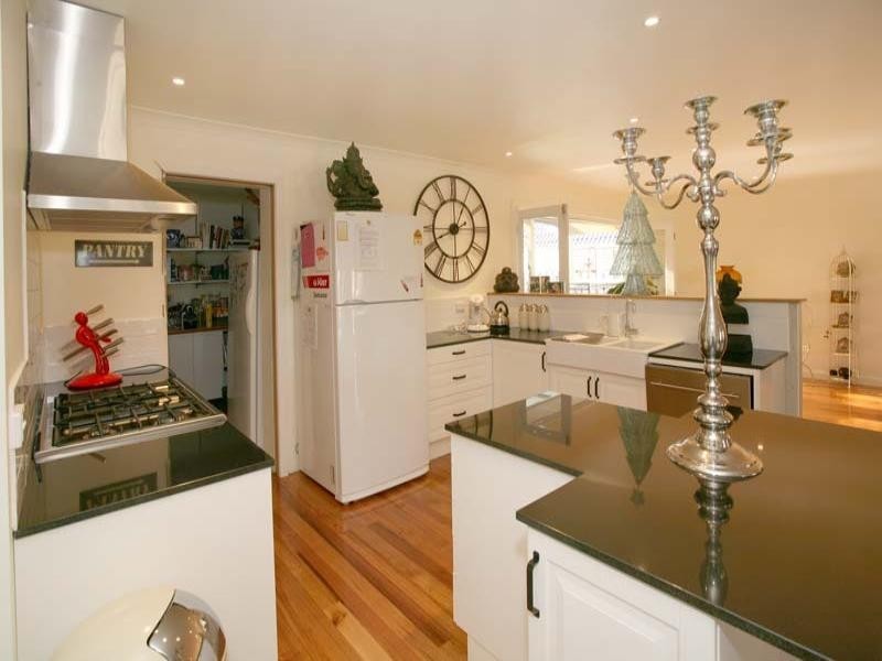 14 Amblecote Crescent, Mulgrave VIC 3170