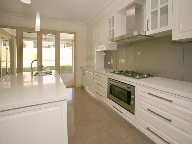 14 Fairhills Parade, Glen Waverley VIC 3150