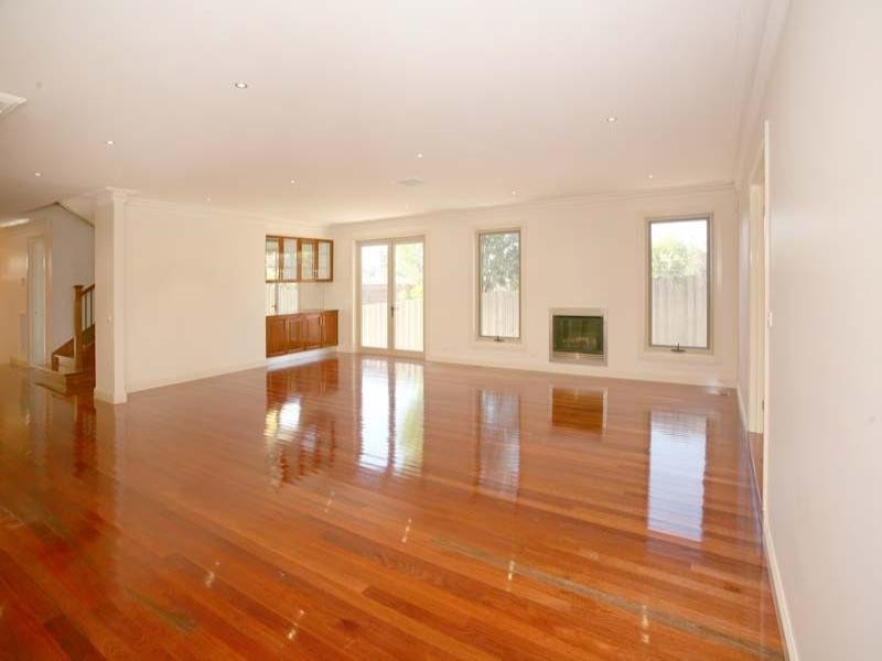 14 Fairhills Parade, Glen Waverley VIC 3150