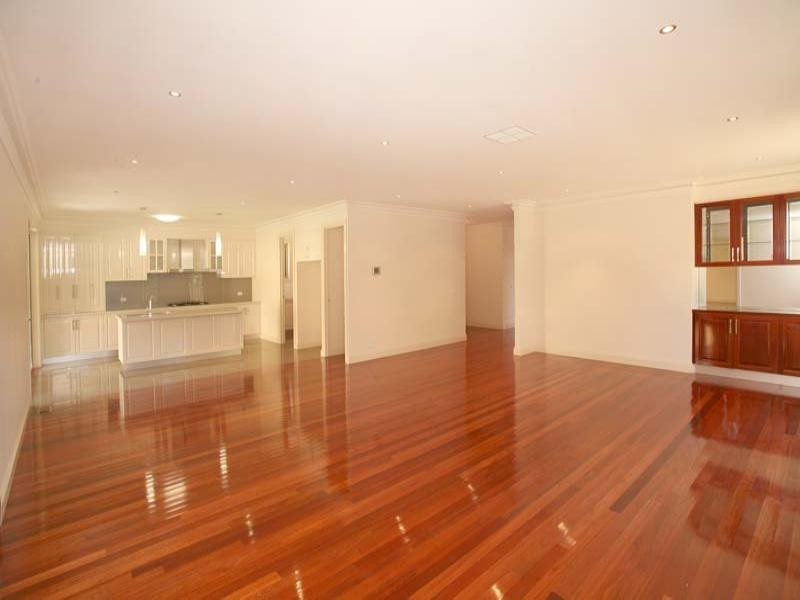14 Fairhills Parade, Glen Waverley VIC 3150