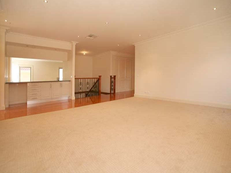 14 Fairhills Parade, Glen Waverley VIC 3150