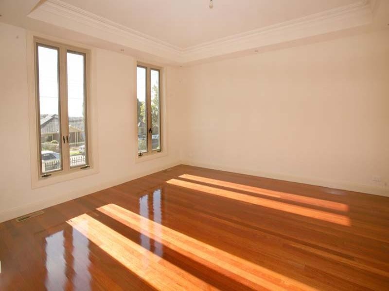 14 Fairhills Parade, Glen Waverley VIC 3150