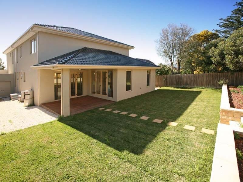 14 Fairhills Parade, Glen Waverley VIC 3150