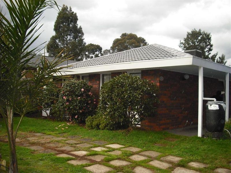 16 Gauntlet Avenue, Glen Waverley VIC 3150