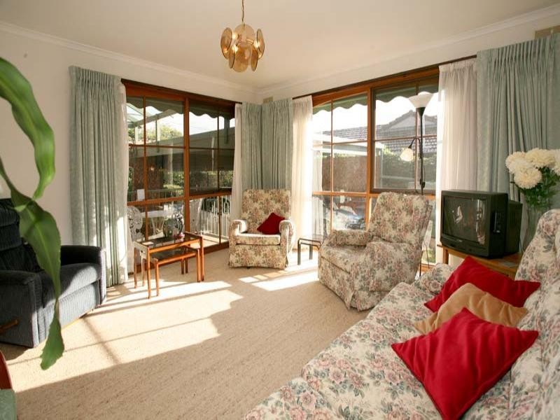 12 Roswell Street, Glen Waverley VIC 3150