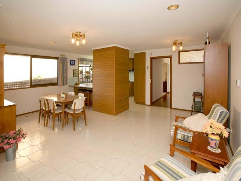 12 Roswell Street, Glen Waverley VIC 3150