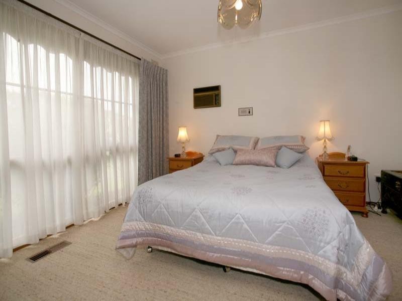 12 Roswell Street, Glen Waverley VIC 3150