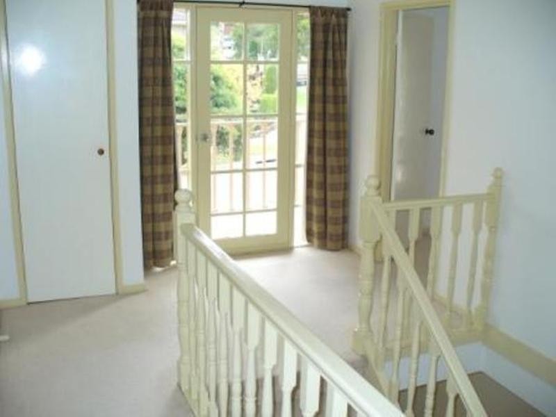 10 Kenross Drive, Wheelers Hill VIC 3150