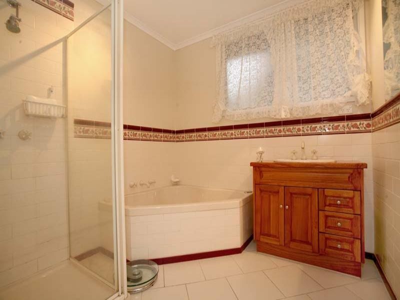 1 Chandor Court, Notting Hill VIC 3168