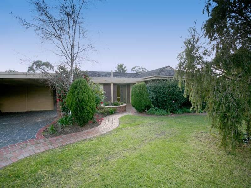 24 Aston Heath, Glen Waverley VIC 3150