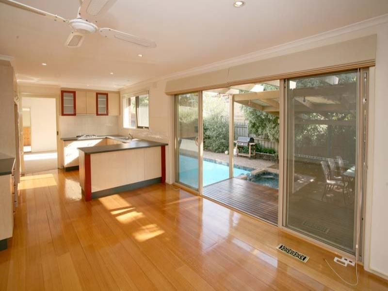 24 Aston Heath, Glen Waverley VIC 3150