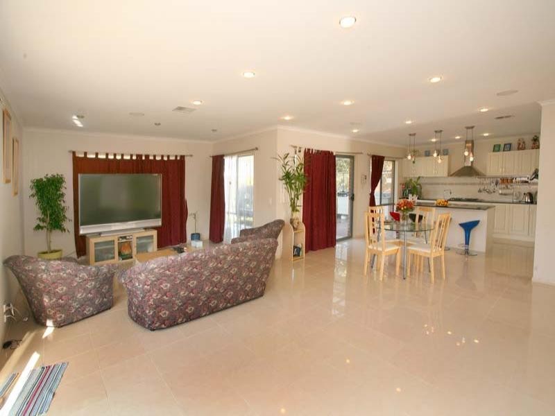 24 Folkestone Road, Glen Waverley VIC 3150