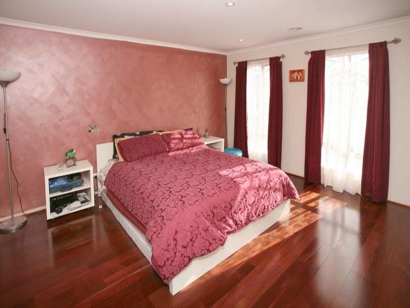 24 Folkestone Road, Glen Waverley VIC 3150