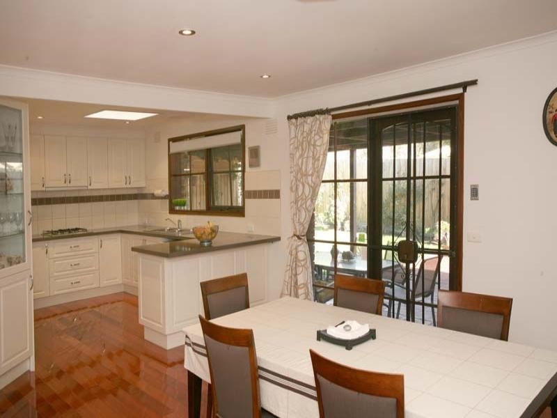 12 Eastleigh Drive, Glen Waverley VIC 3150