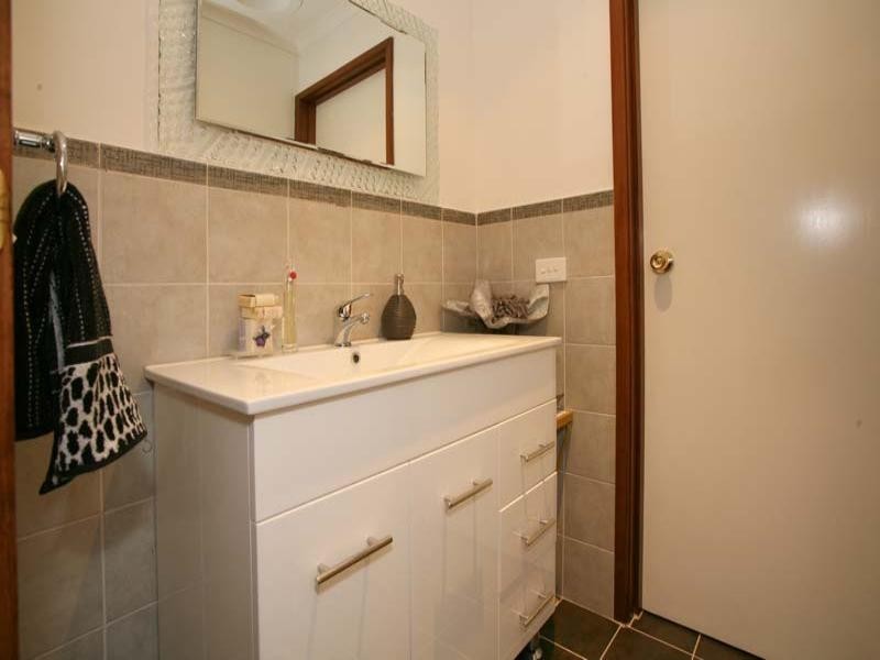 12 Eastleigh Drive, Glen Waverley VIC 3150