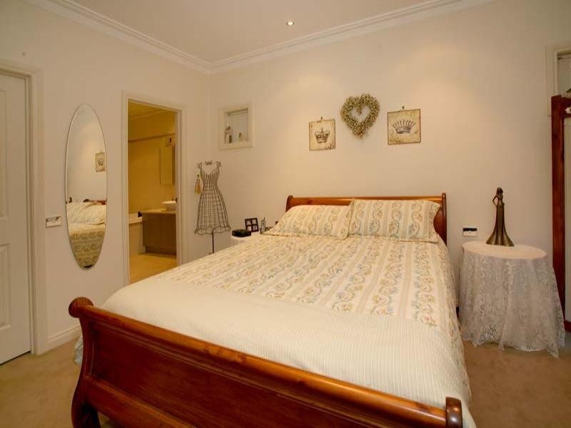 2/8 Glencairn Street, Mulgrave VIC 3170