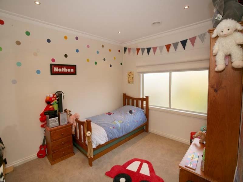 2/8 Glencairn Street, Mulgrave VIC 3170