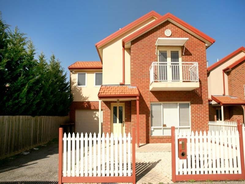 13/1 Mckelvie Court, Glen Waverley VIC 3150