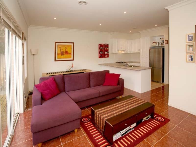 13/1 Mckelvie Court, Glen Waverley VIC 3150