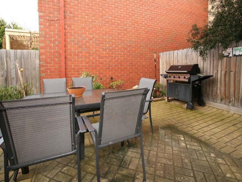 13/1 Mckelvie Court, Glen Waverley VIC 3150