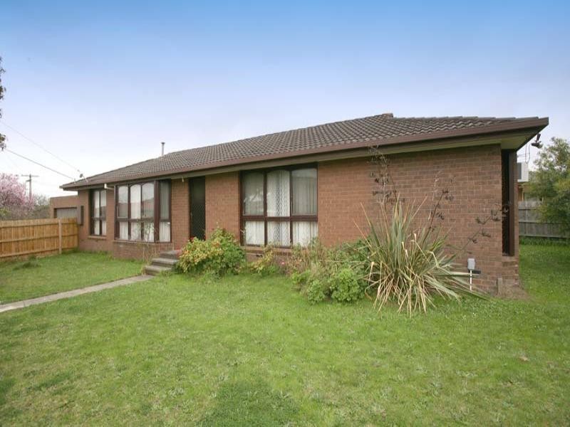 17 Alpine Crescent, Noble Park North VIC 3174