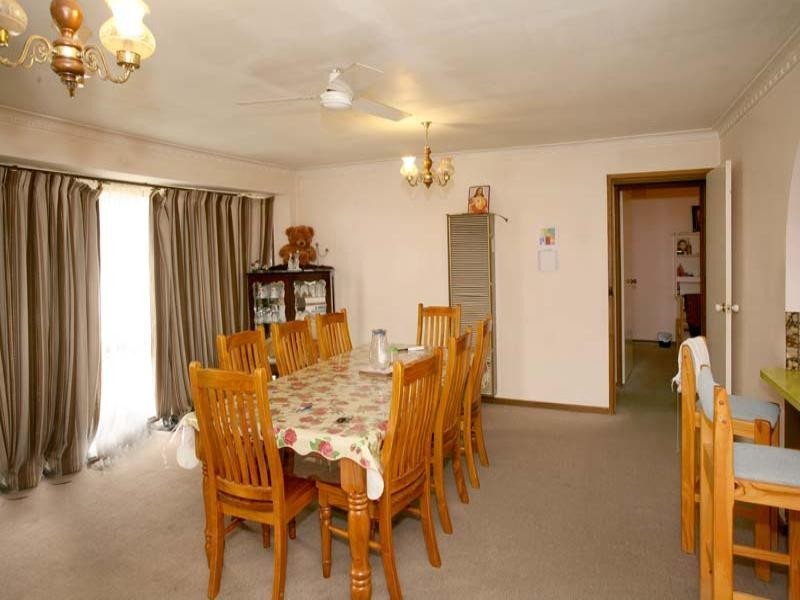 17 Alpine Crescent, Noble Park North VIC 3174