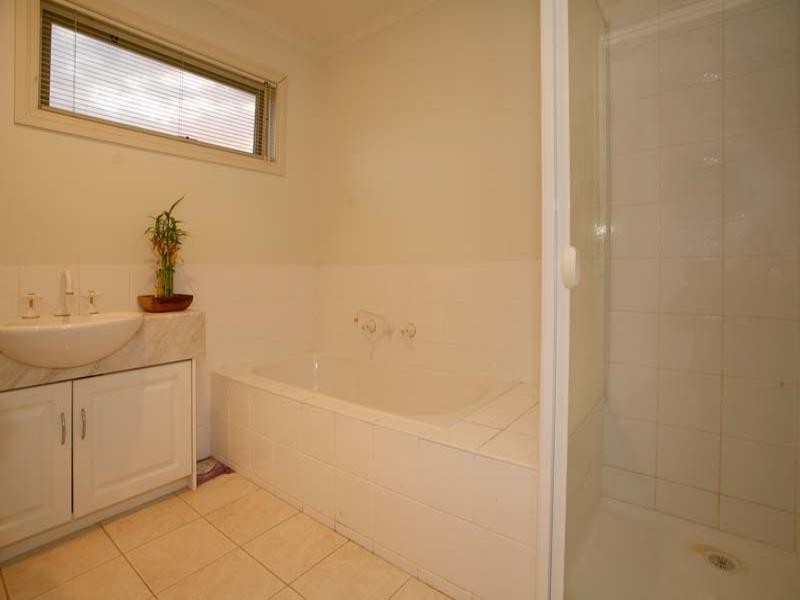 14/1 McKelvie Court, Glen Waverley VIC 3150