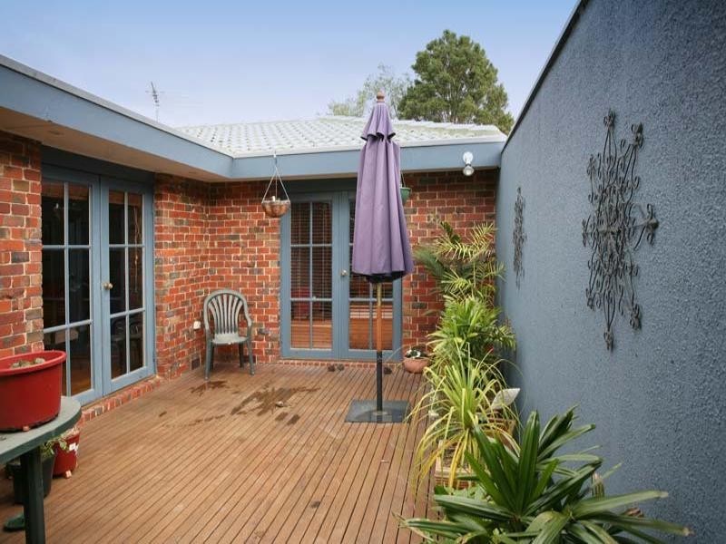 77 Chancellor Drive, Wheelers Hill VIC 3150