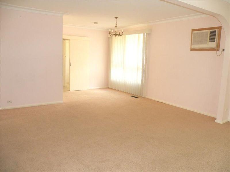 40 Kinnoull Grove, Glen Waverley VIC 3150