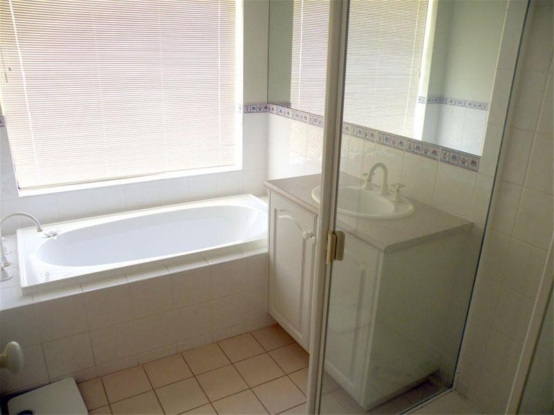 4 Solstice Walk, Glen Waverley VIC 3150