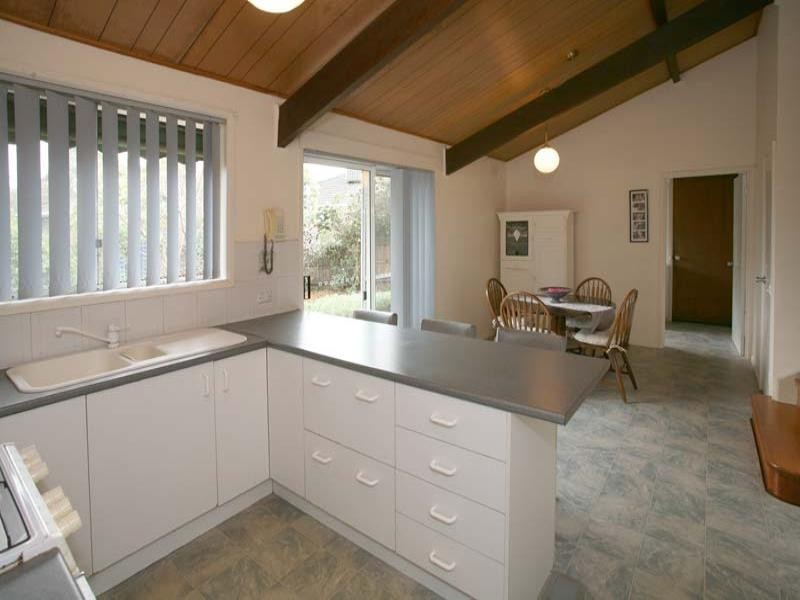 3 Landsborough Avenue, Wheelers Hill VIC 3150