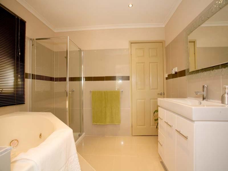 1/32 Myrtle Street, Glen Waverley VIC 3150