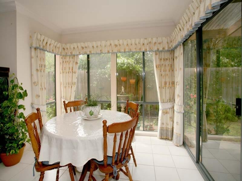 18 Huntingtower Crescent, Mount Waverley VIC 3149