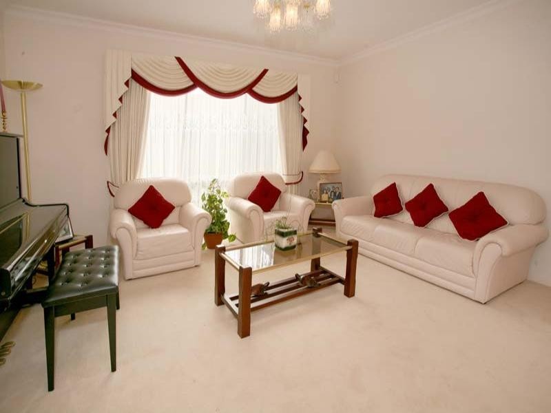 18 Huntingtower Crescent, Mount Waverley VIC 3149