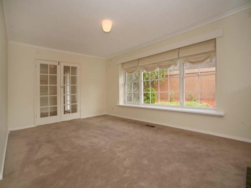 76 Glen Tower Drive, Glen Waverley VIC 3150