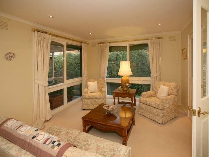 37 Bunker Crescent, Glen Waverley VIC 3150