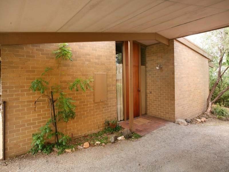 6 Stirling Crescent, Glen Waverley VIC 3150