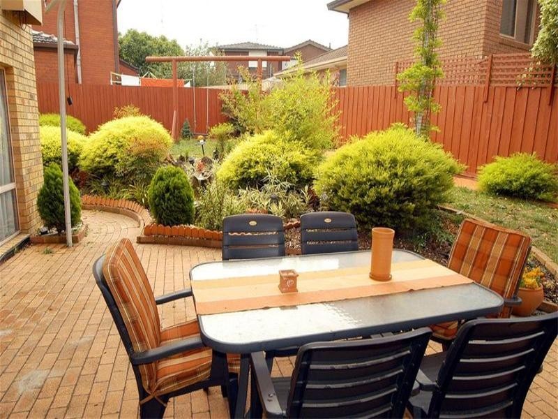 15 Outlook Court, Chadstone VIC 3148