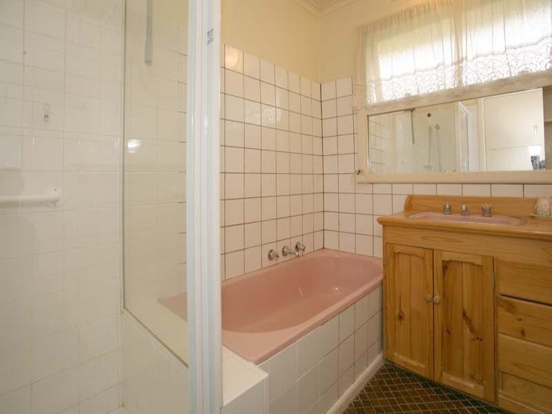 8 Hawdon Street, Dandenong North VIC 3175