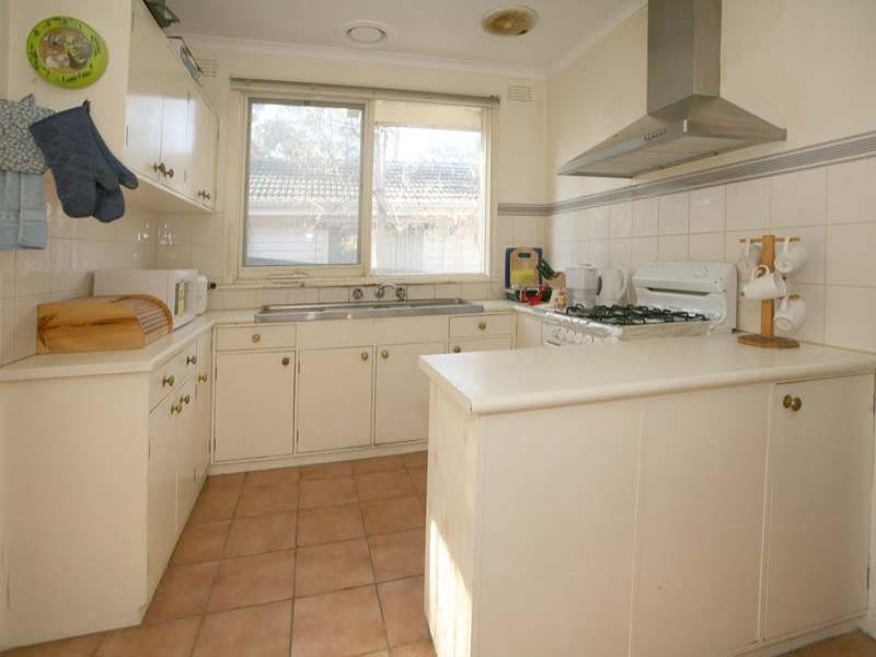 39 Aurisch Avenue, Glen Waverley VIC 3150