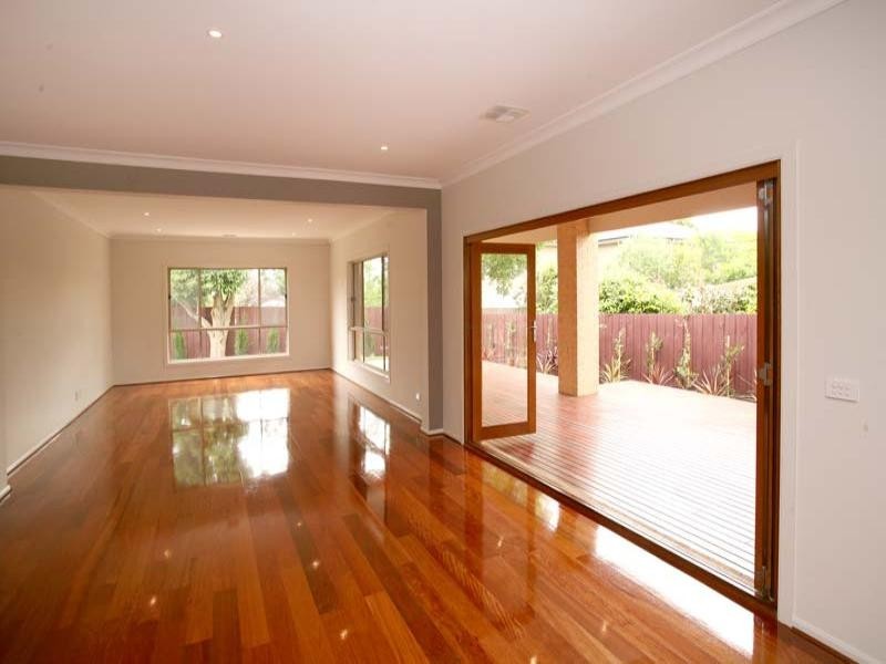 15 Glen Road, Glen Waverley VIC 3150